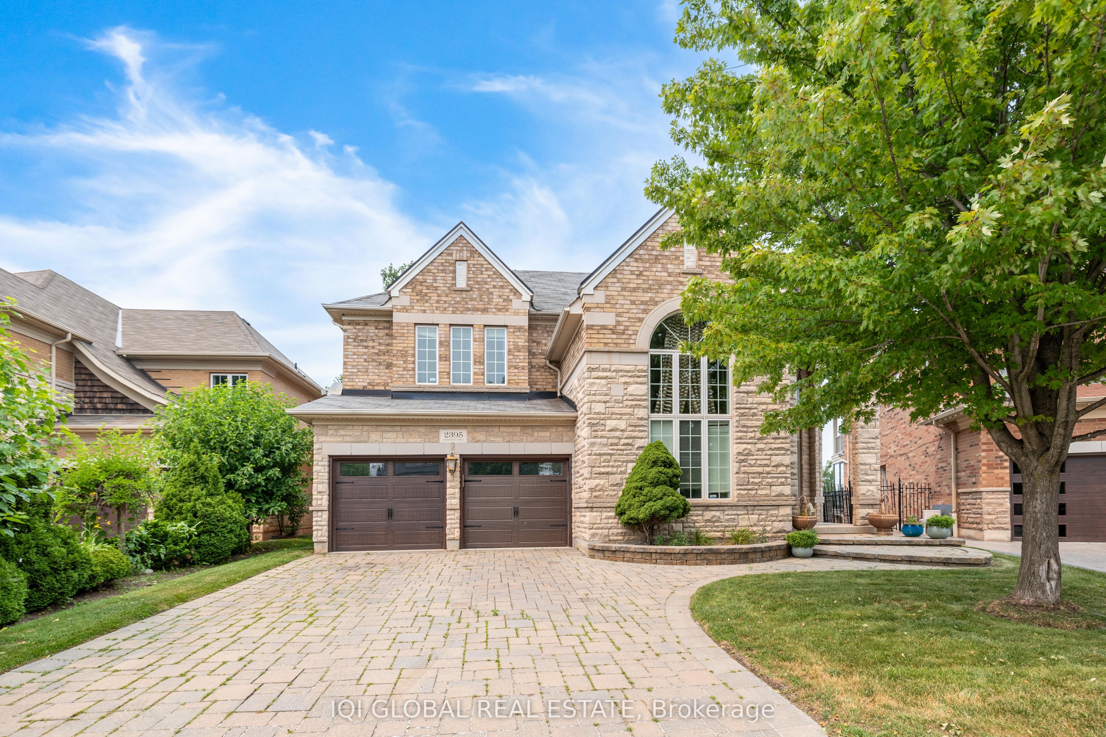 2395 Lyndhurst