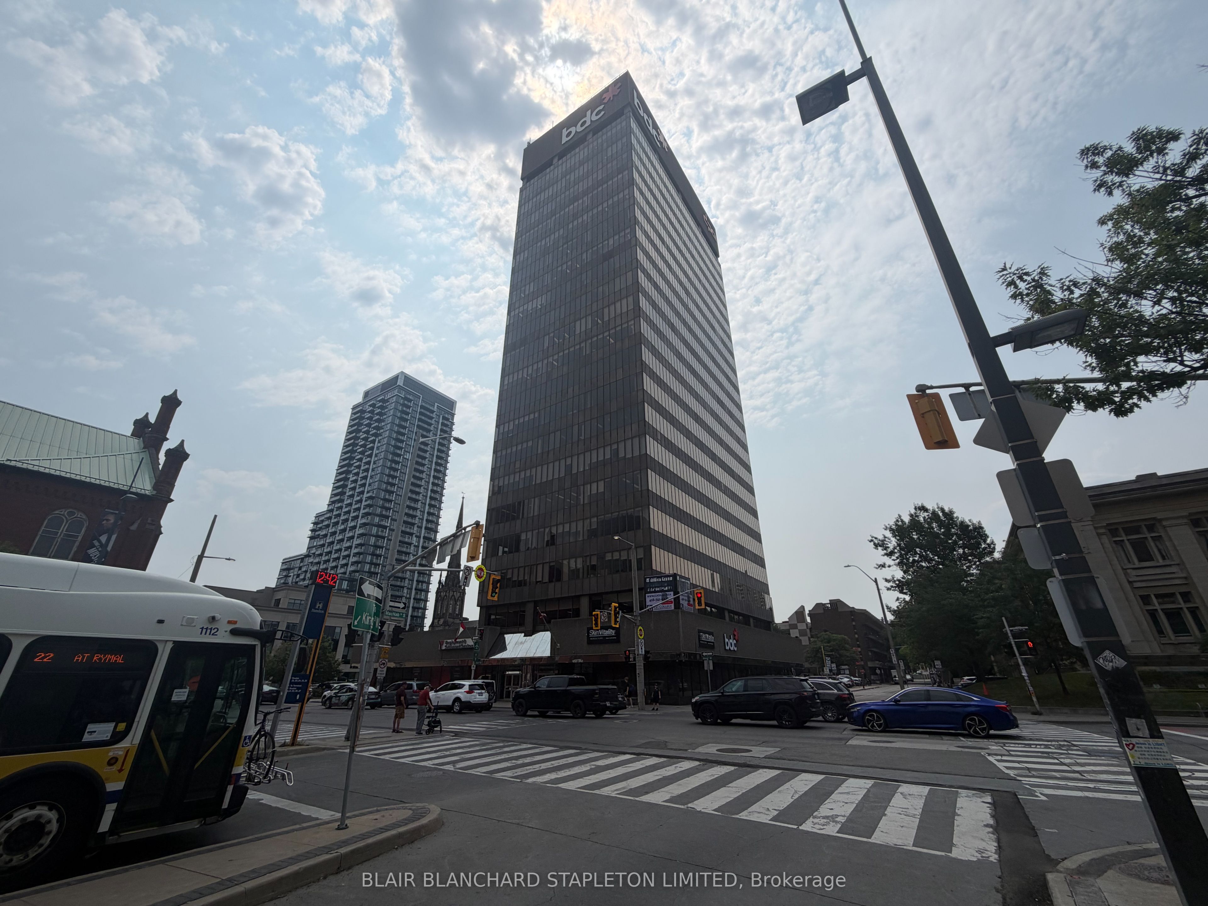 25 Main Unit Suite 1415
