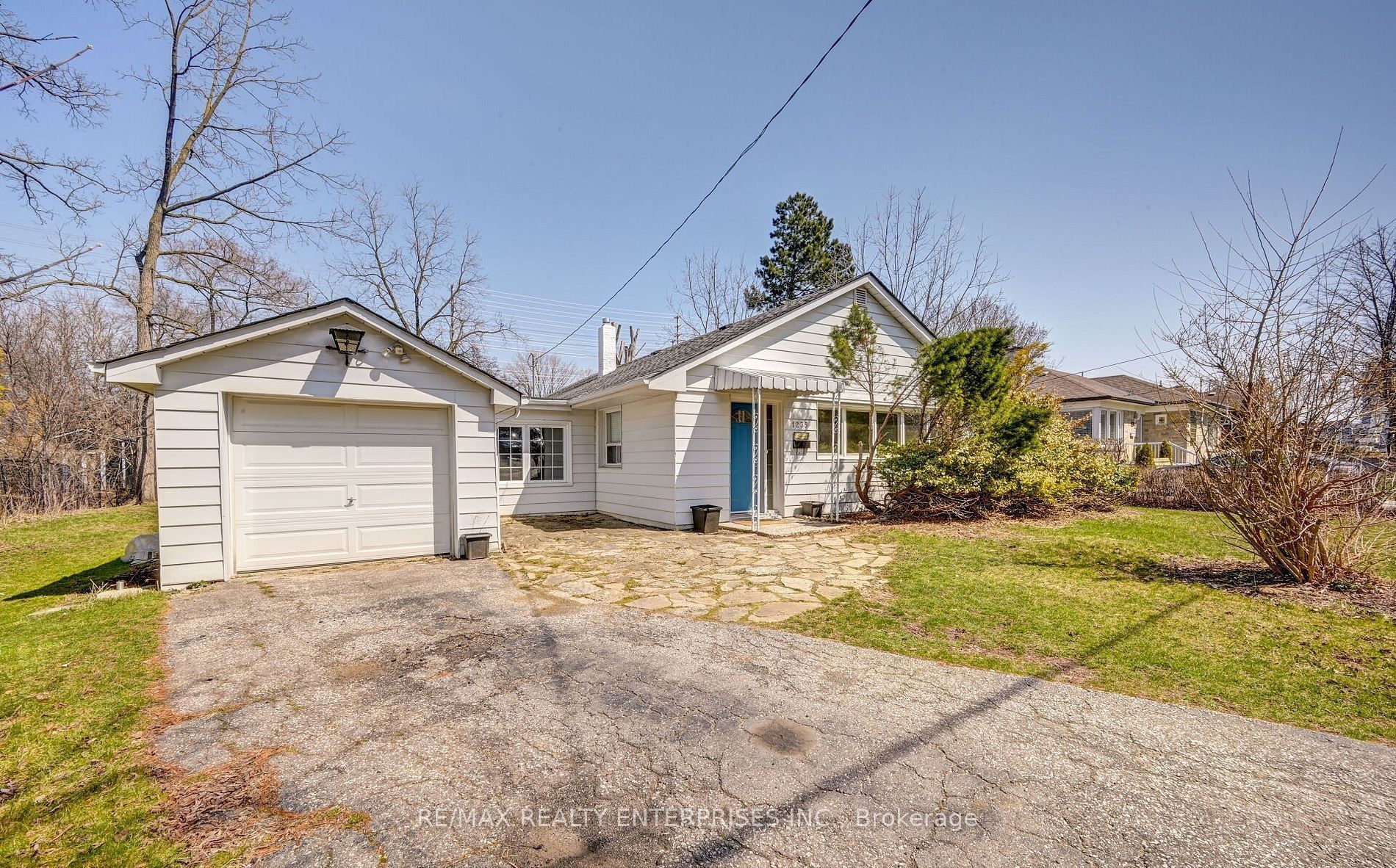 1235 Old River