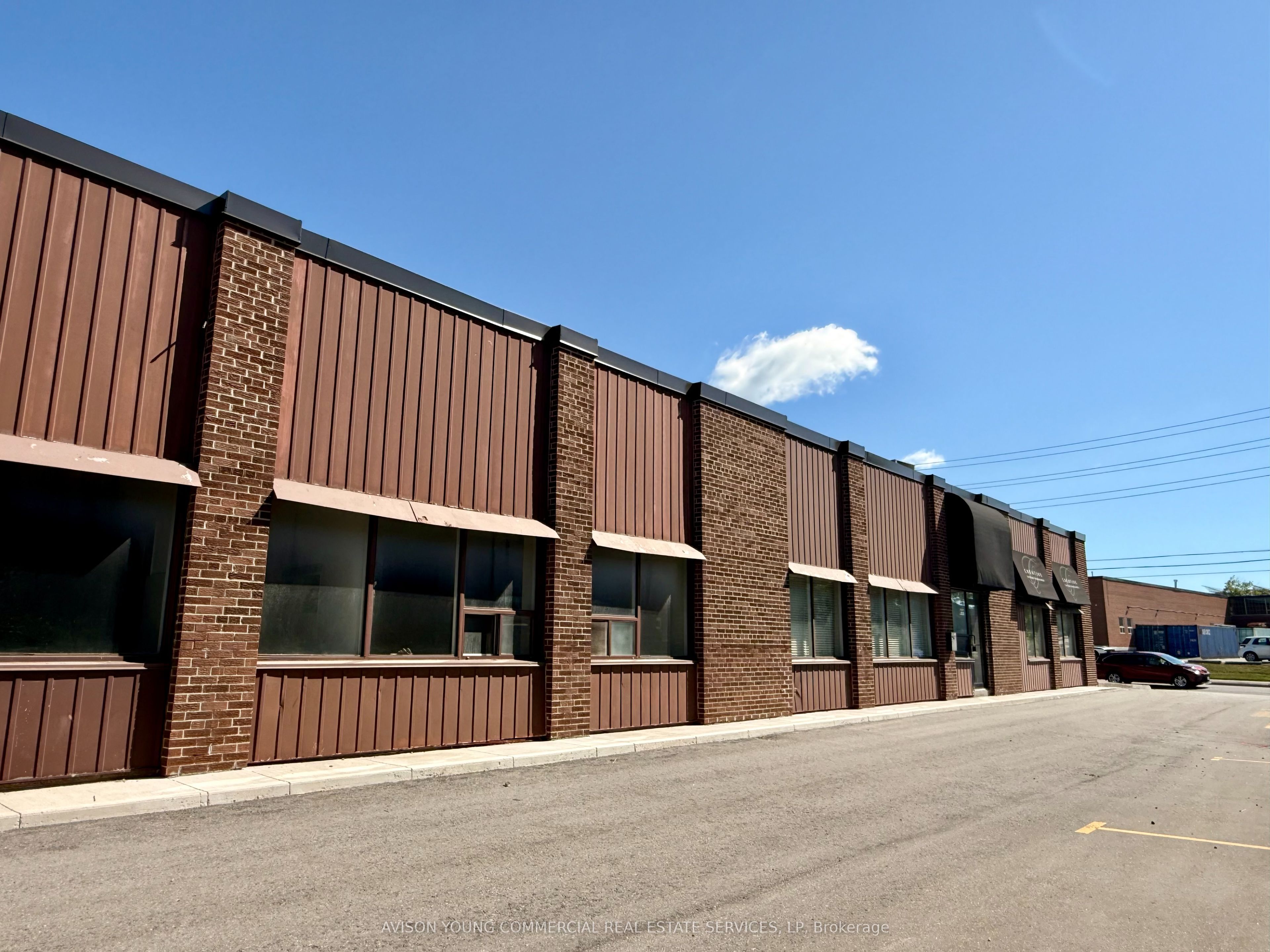 350 Oakdale Unit 1B