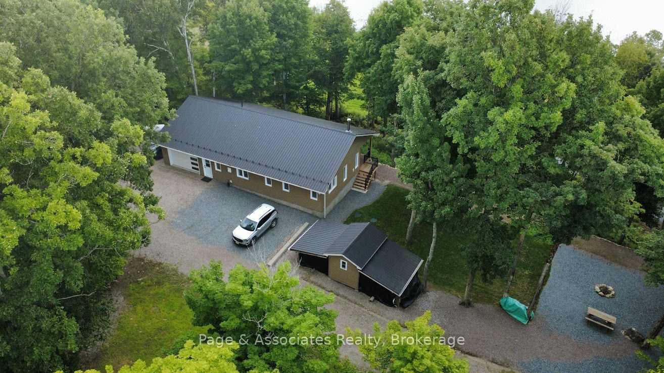 208 Moose Point