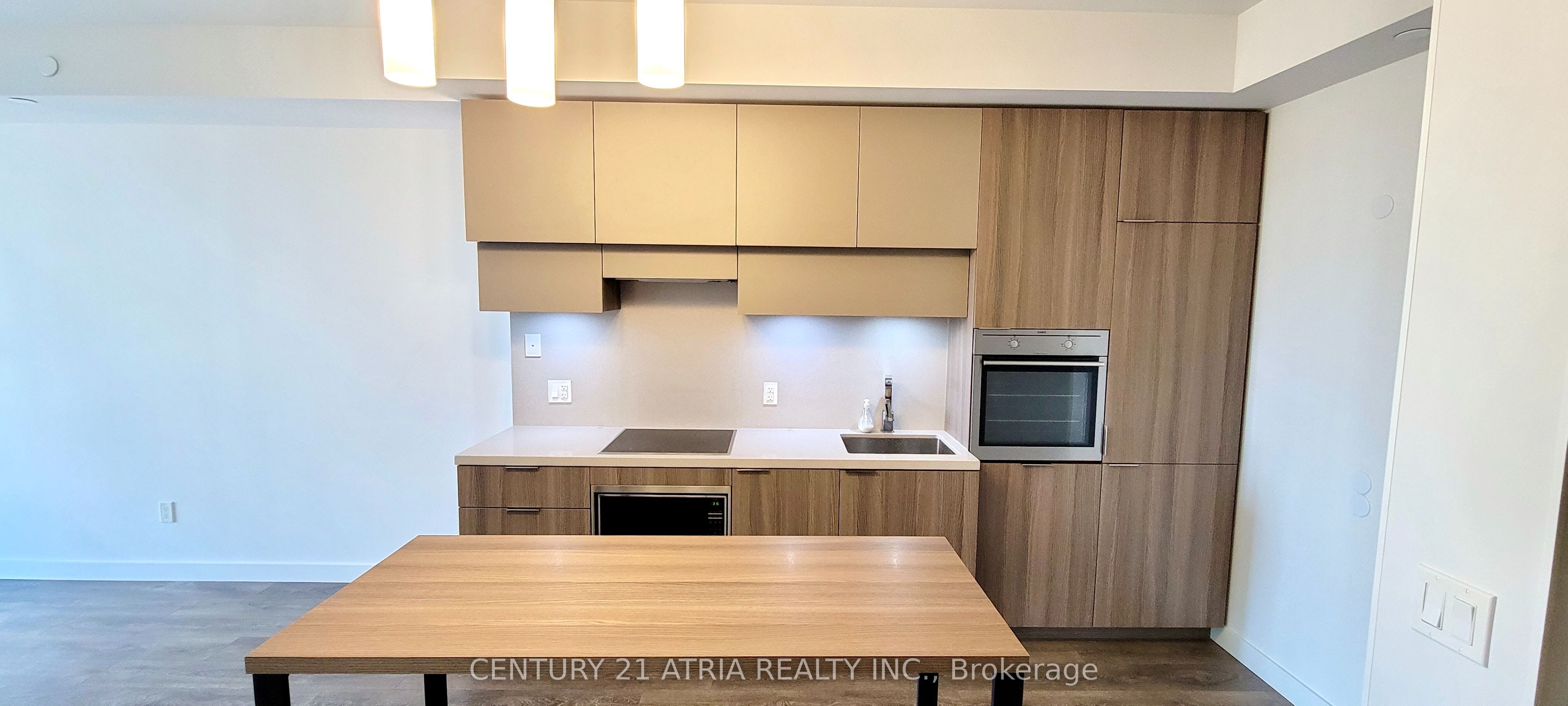 8 Eglinton Unit 806