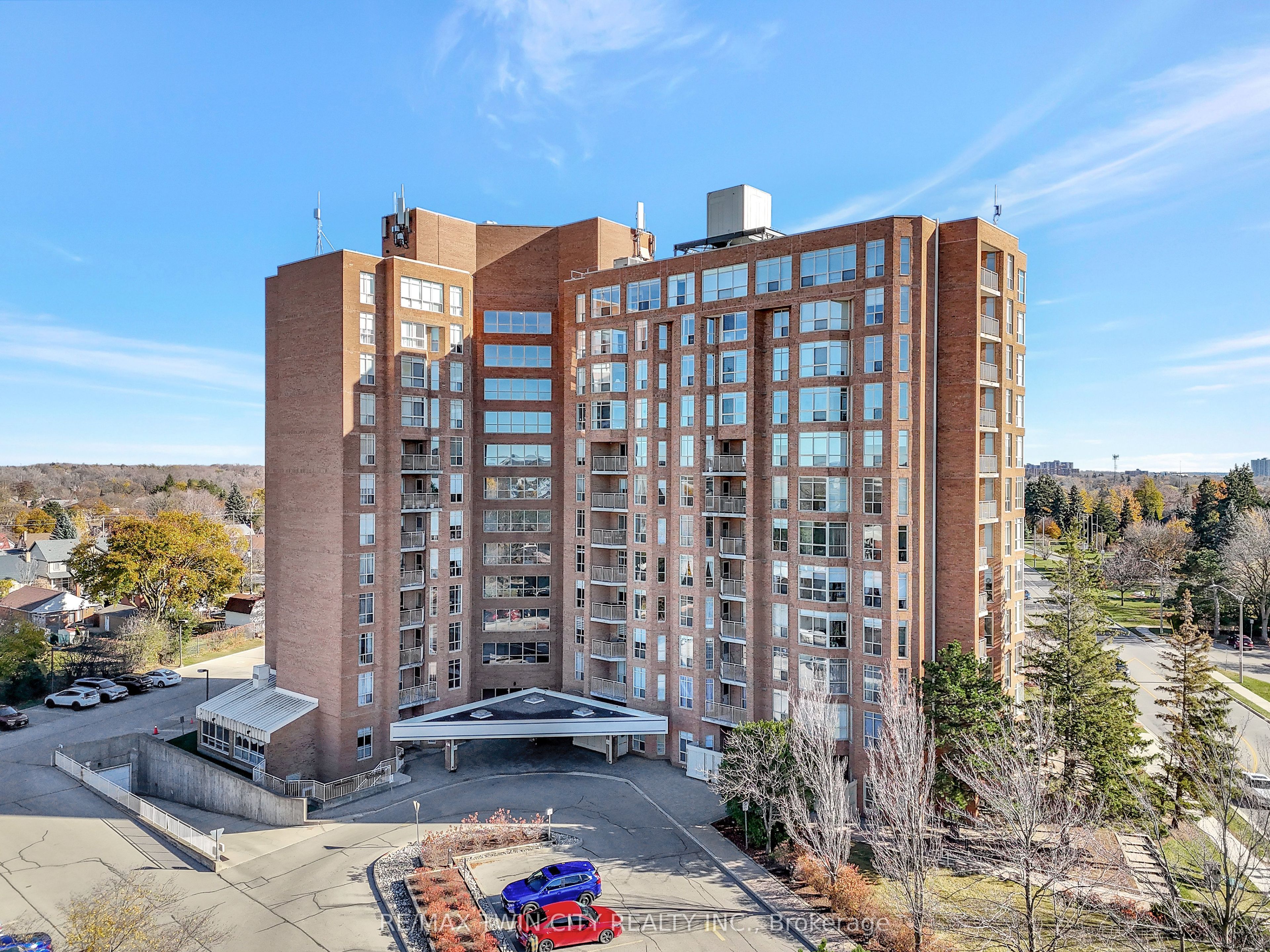 1414 King Unit 703