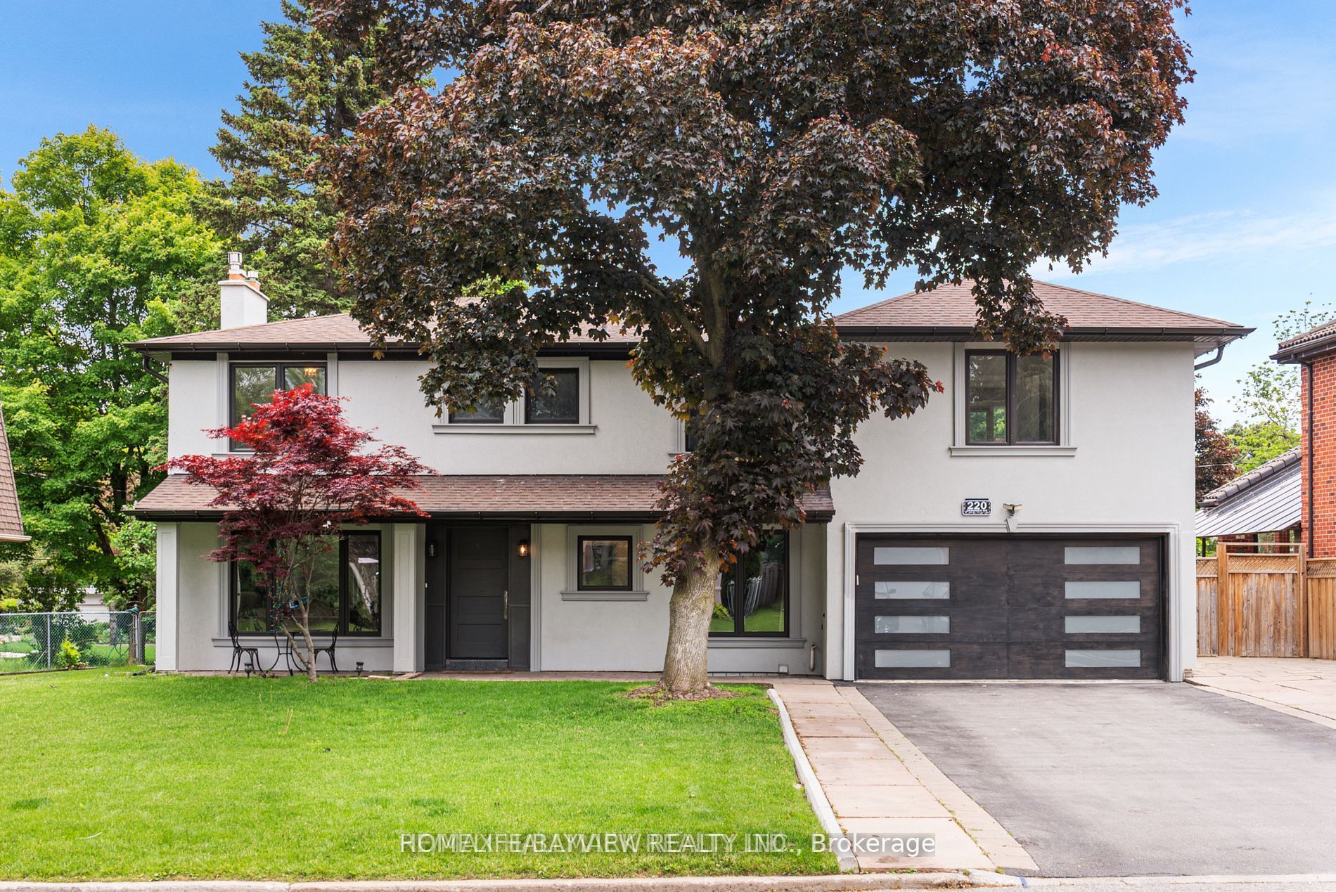 220 Grandview photo 2