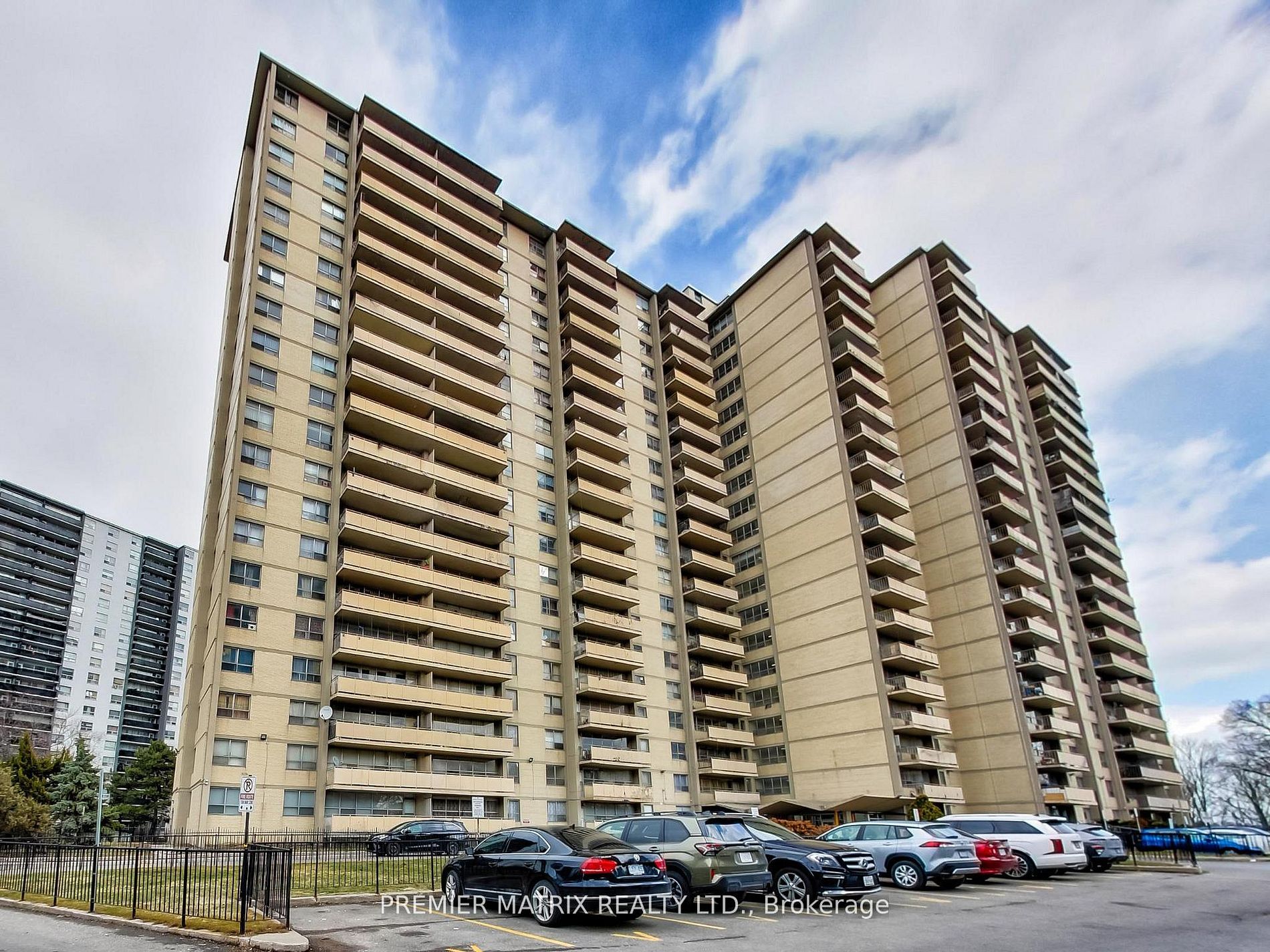 65 Thorncliffe Park Unit 907