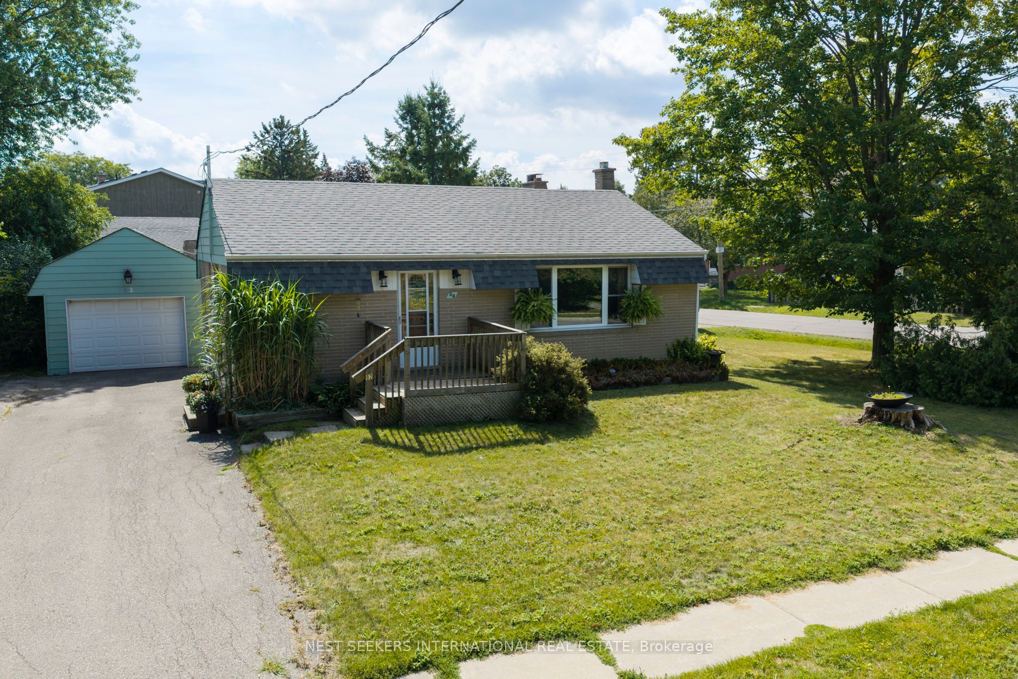 92 Ellwood