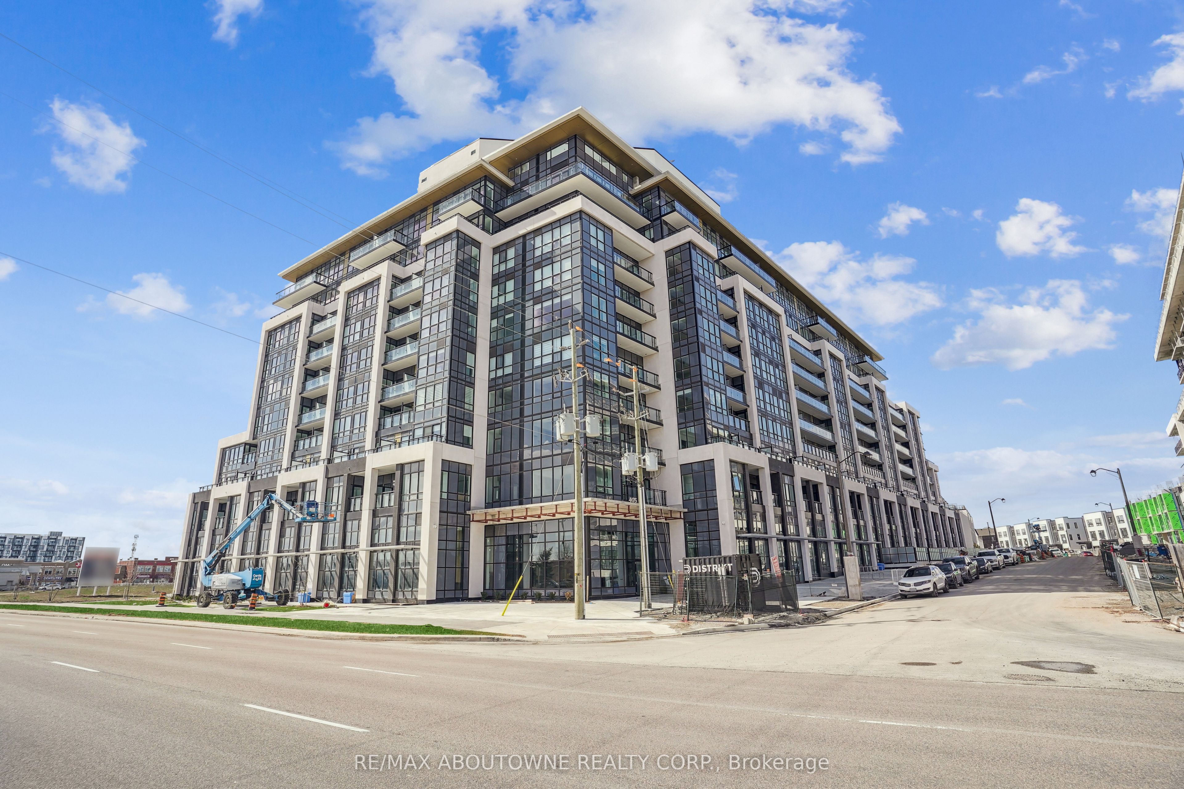 405 Dundas Unit 707