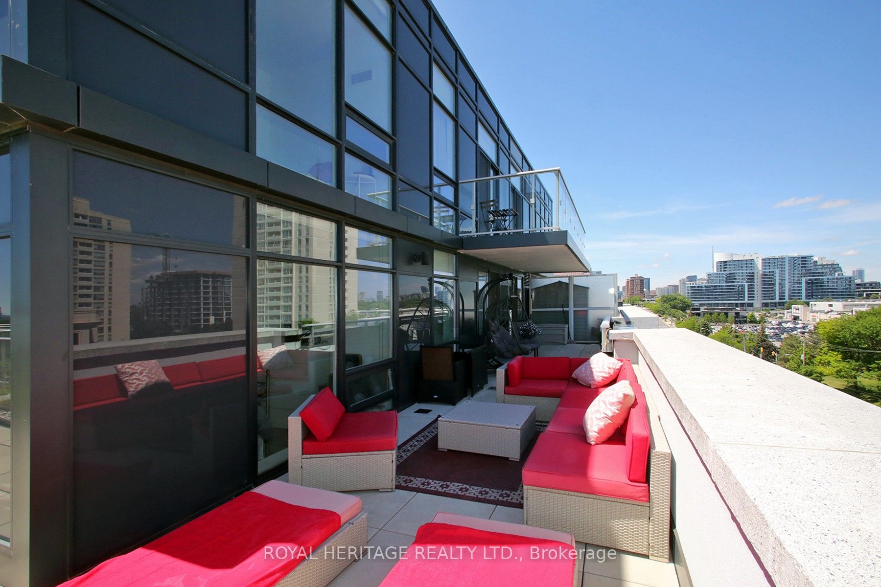 621 Sheppard Unit TPH08