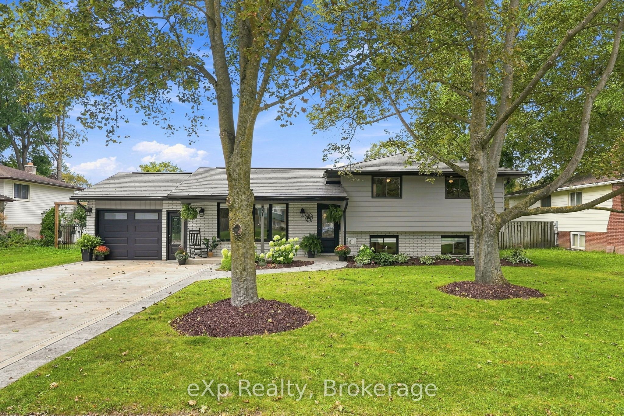 541 Oakview