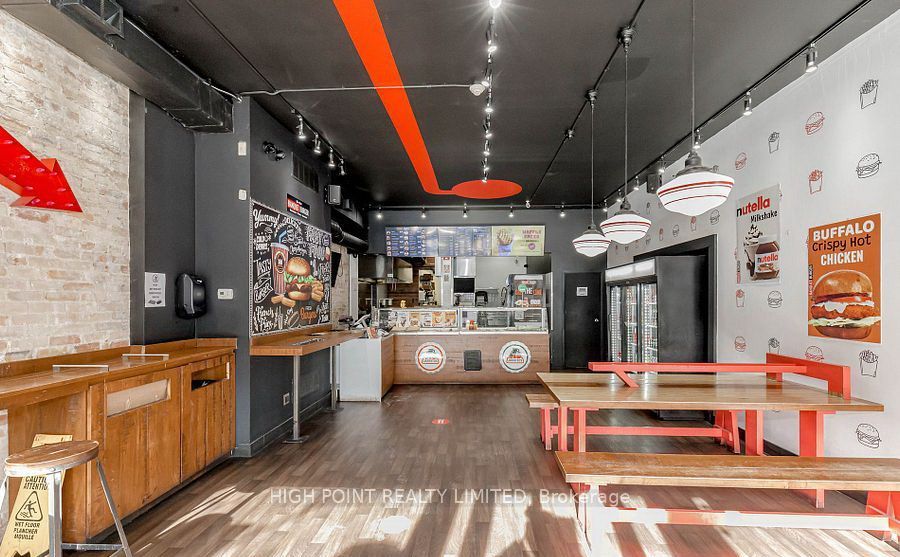 940 Bloor photo 2