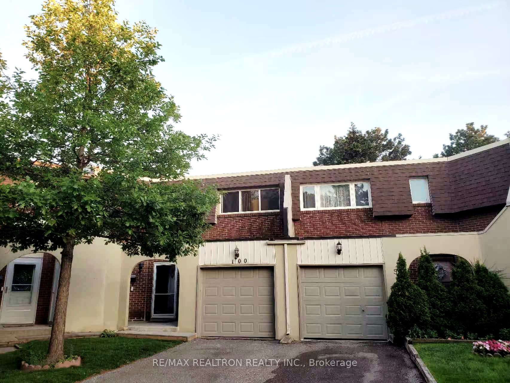 1180 Mississauga Valley Unit 100