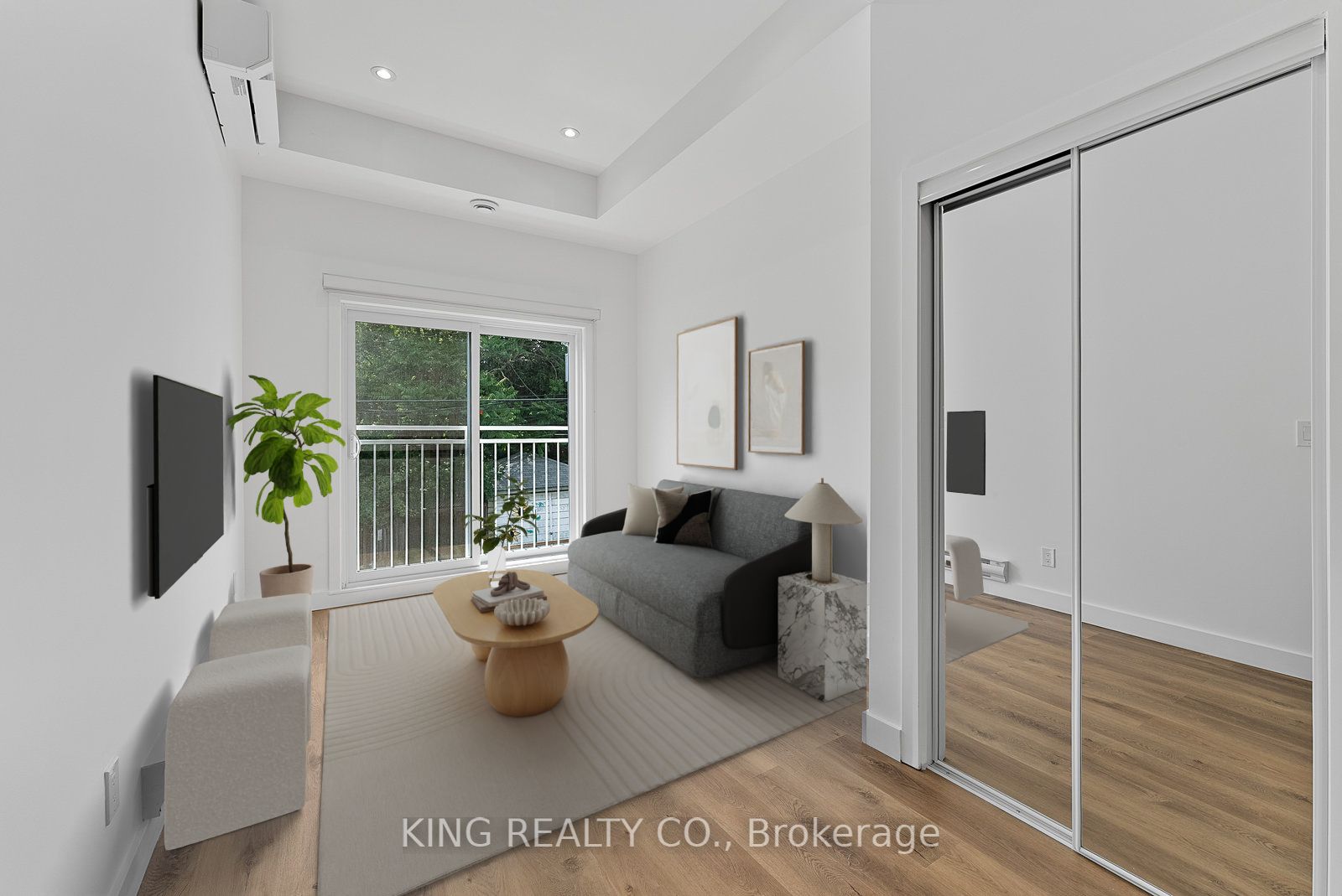 2219 Dundas Unit 202