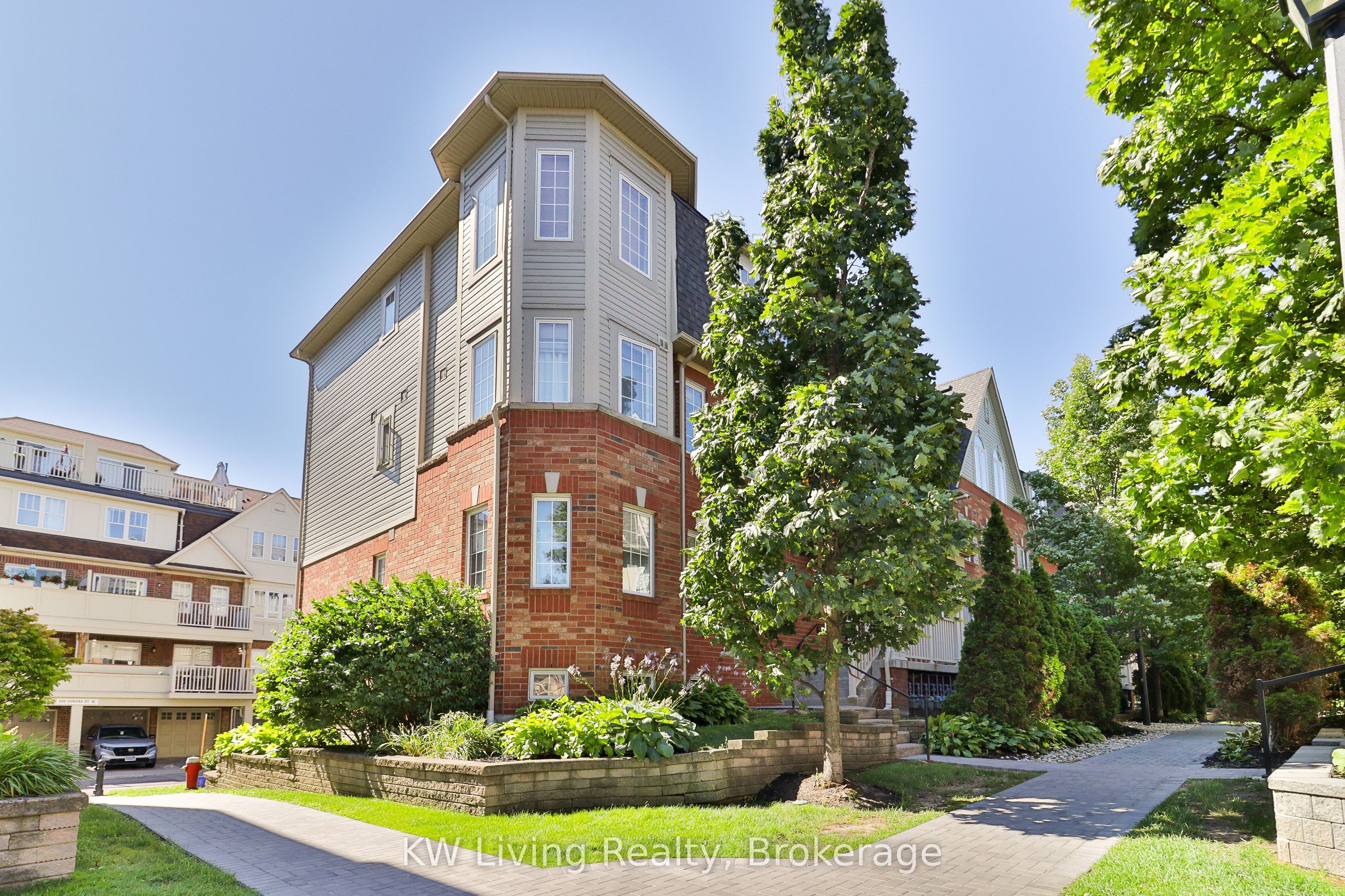 740 Neighbourhood Unit 4