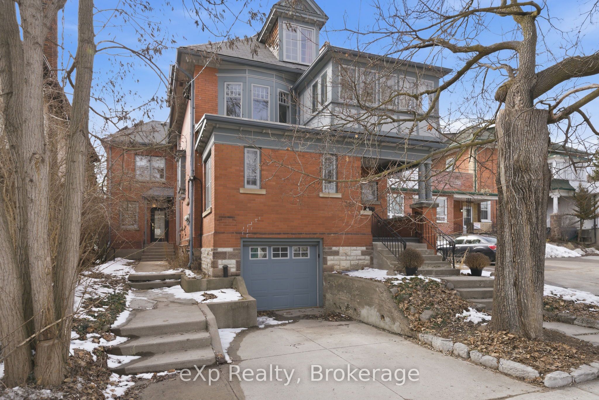 385 Stewart