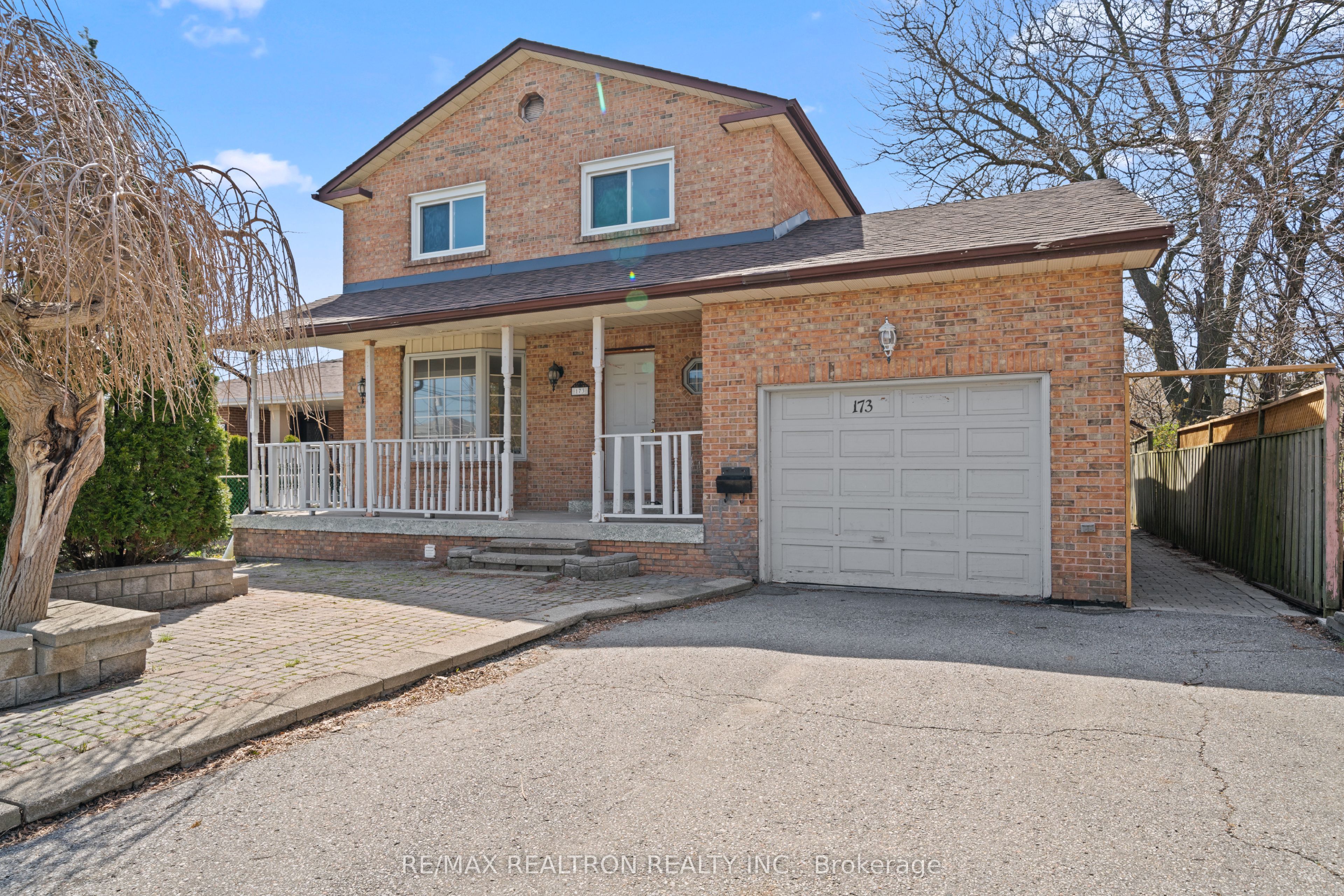 173 Elgin Mills