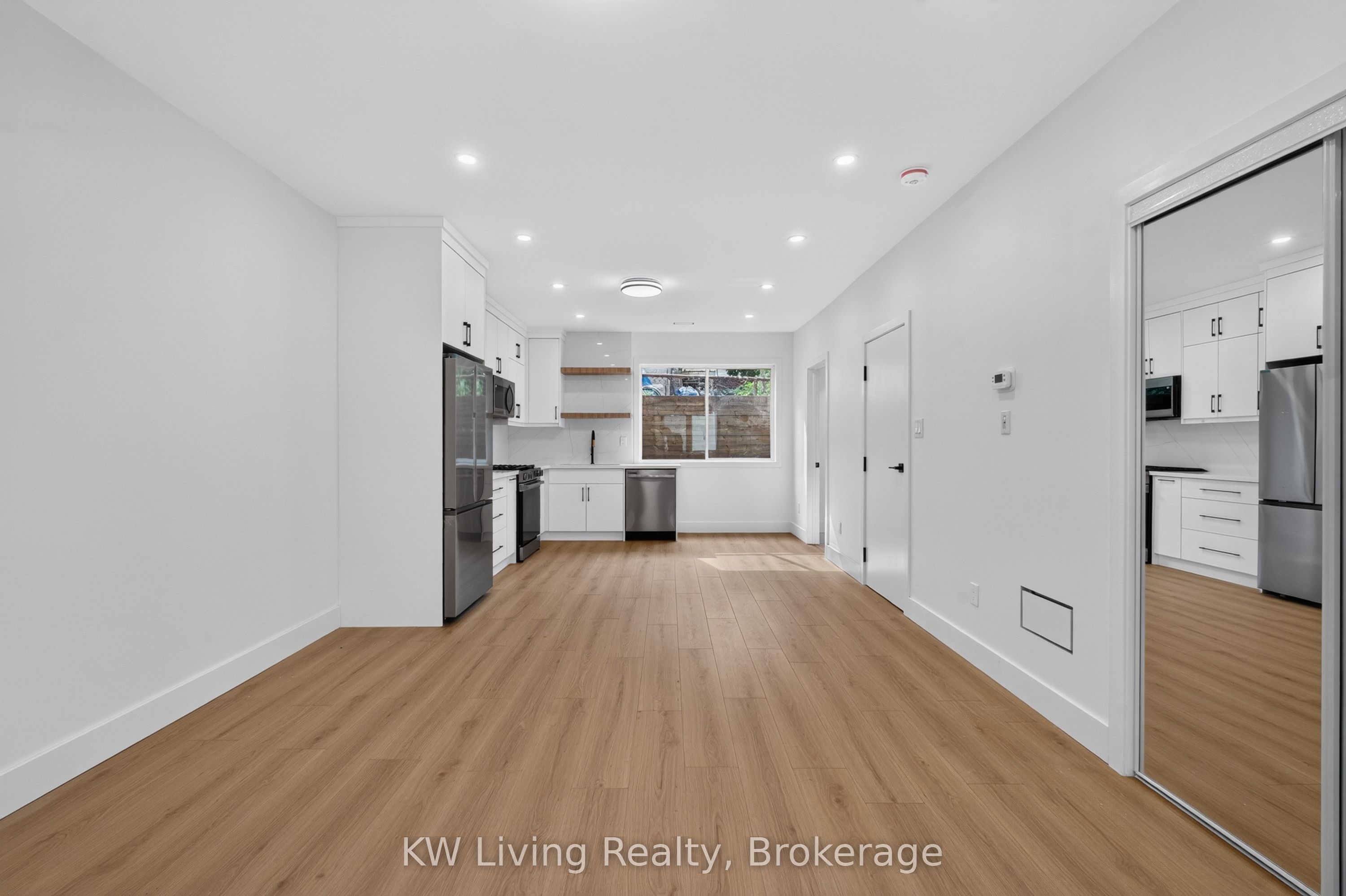 484 Westmount Unit Garden Suite photo 2