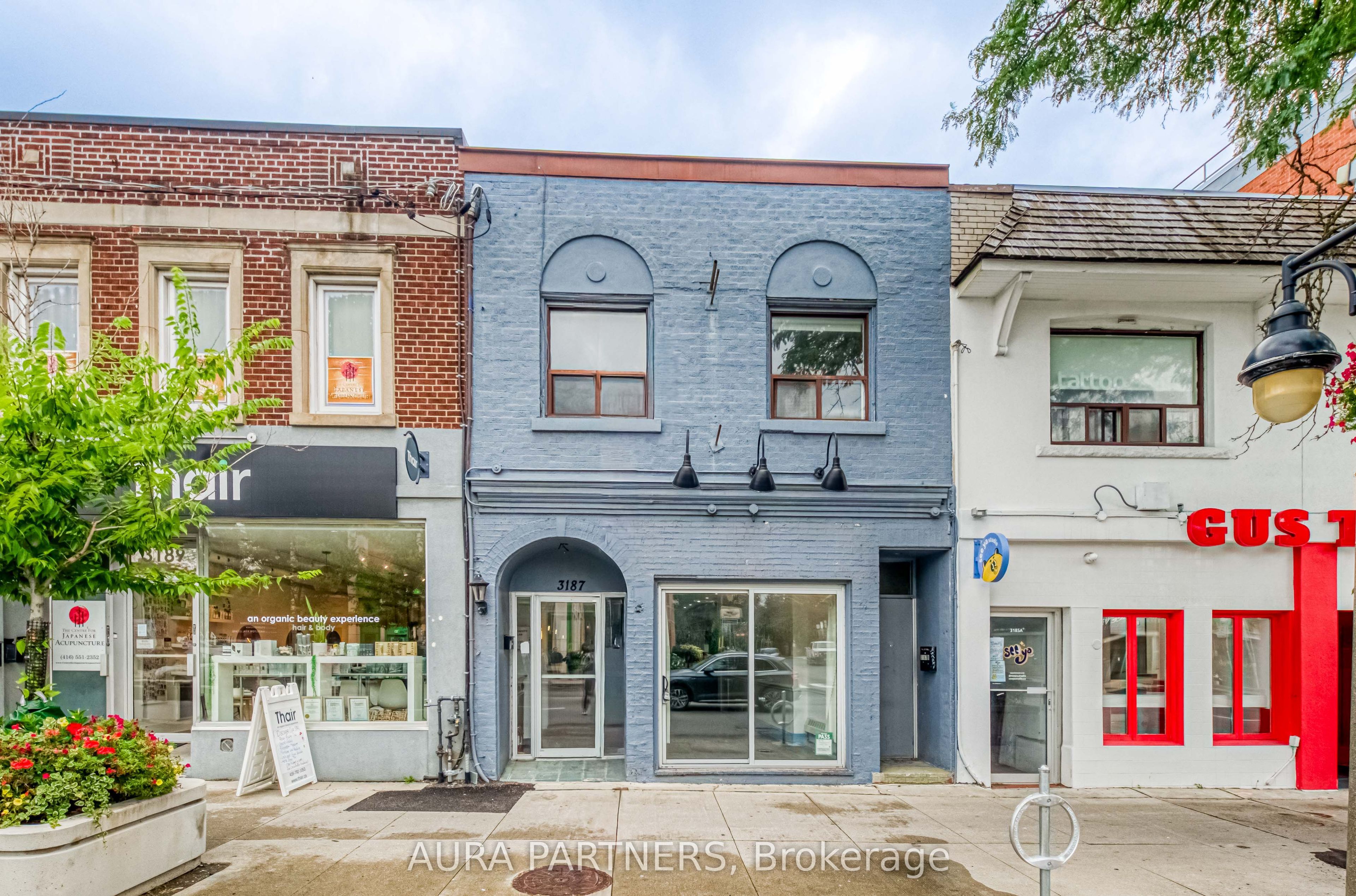 3187 Yonge photo 2