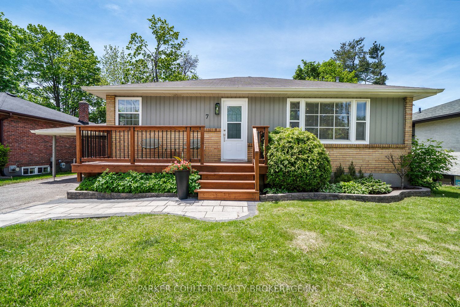 7 Oakley Park
