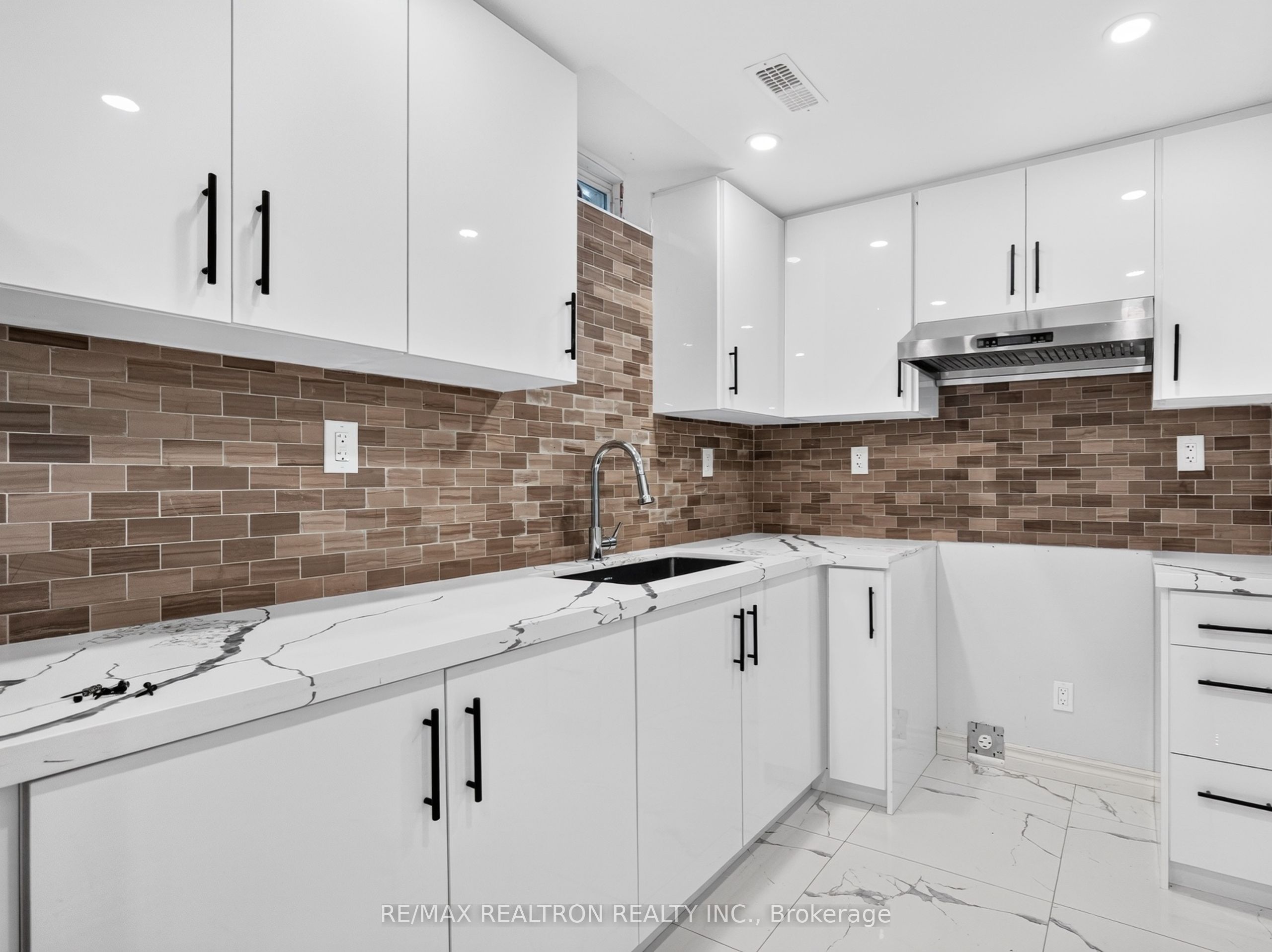 32 Whitlock Unit Basement photo 2