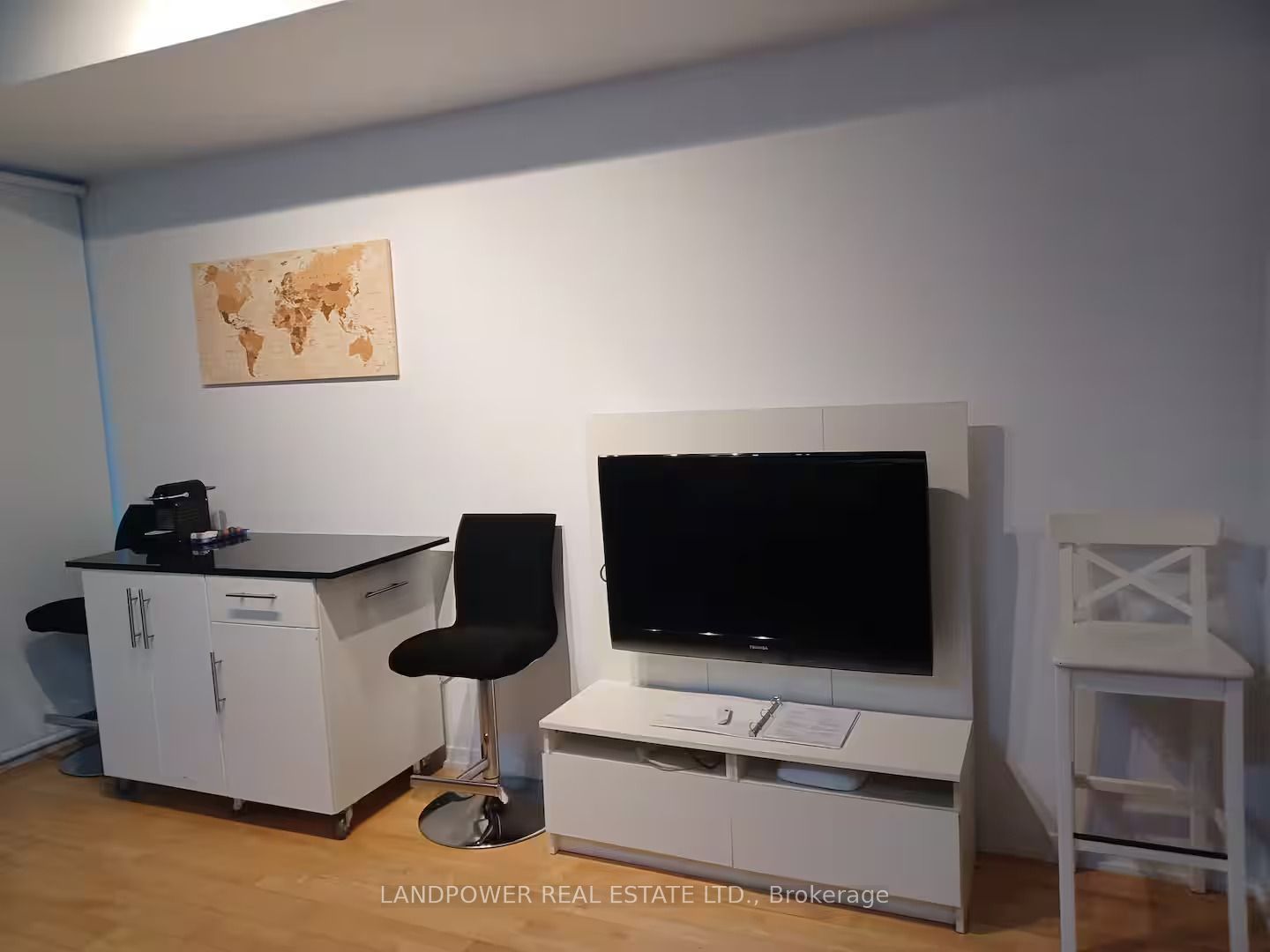 65 Bremner Unit 3906 photo 2