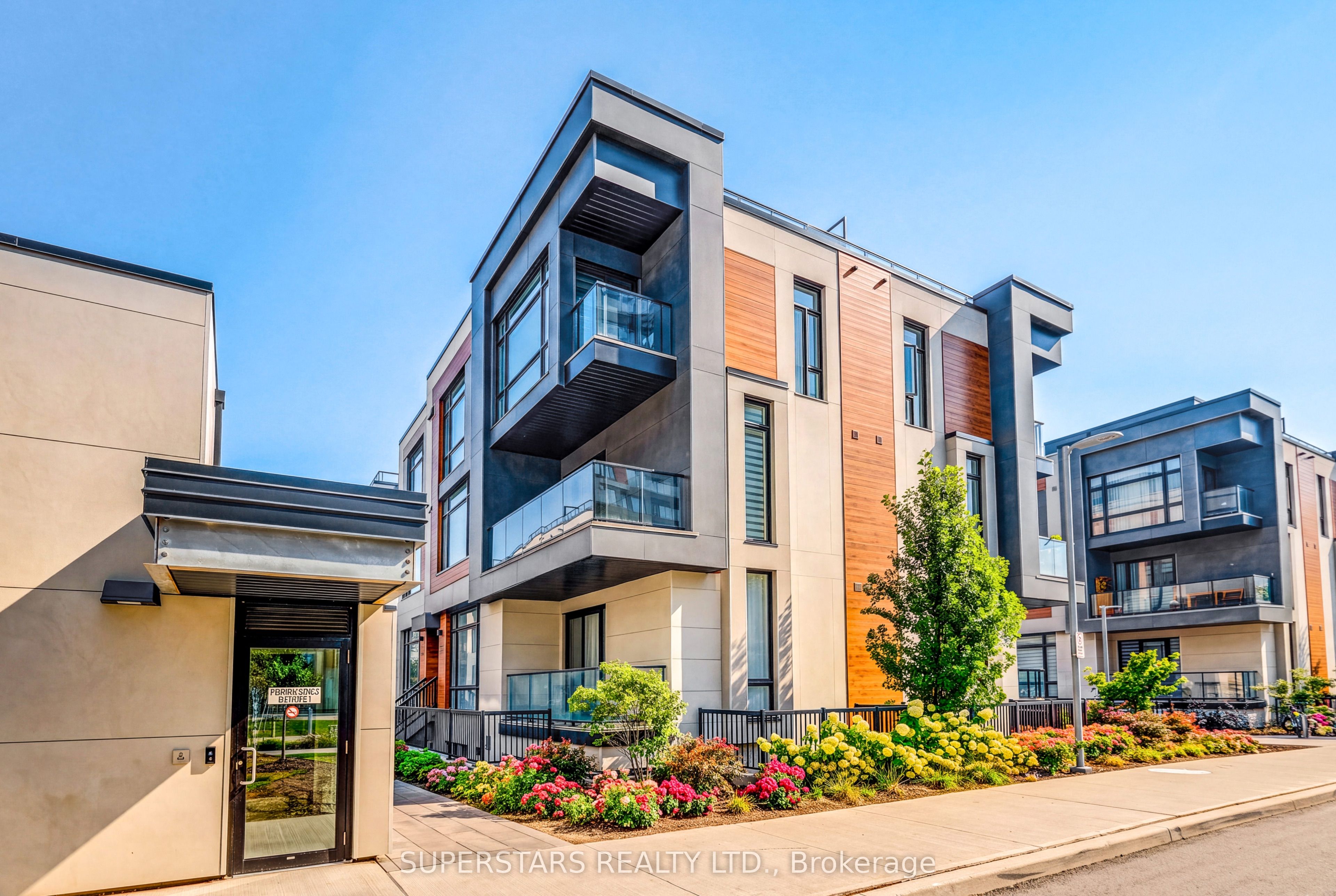 14 David Eyer Unit 1019