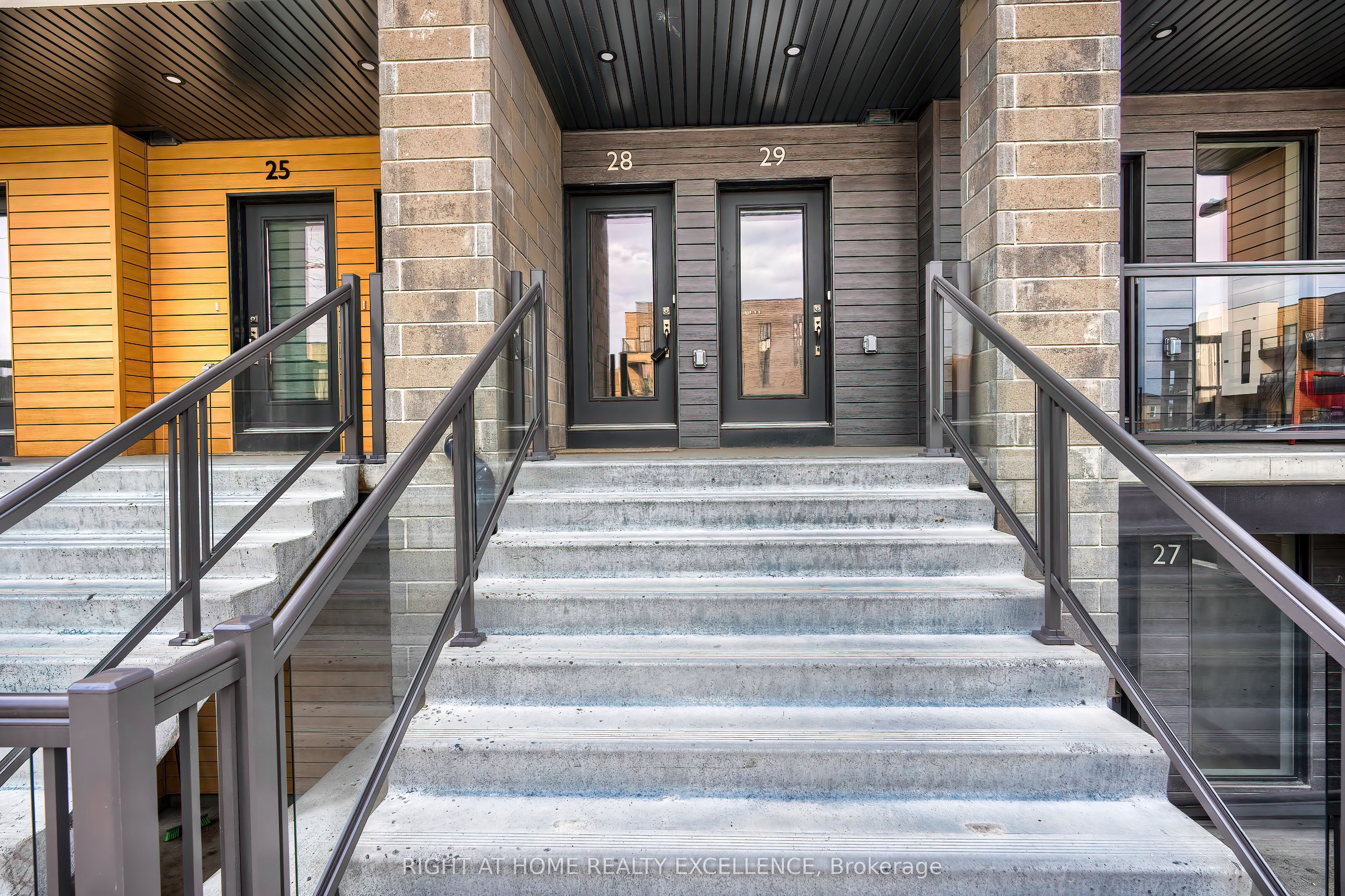 261 Woodbine Unit 28