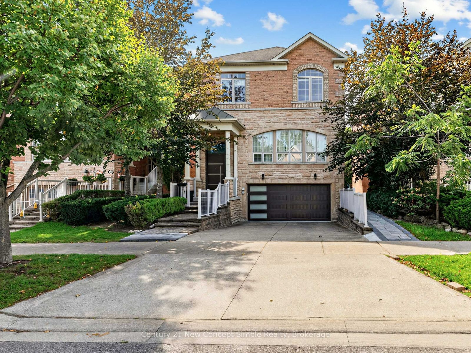 161 Townsgate