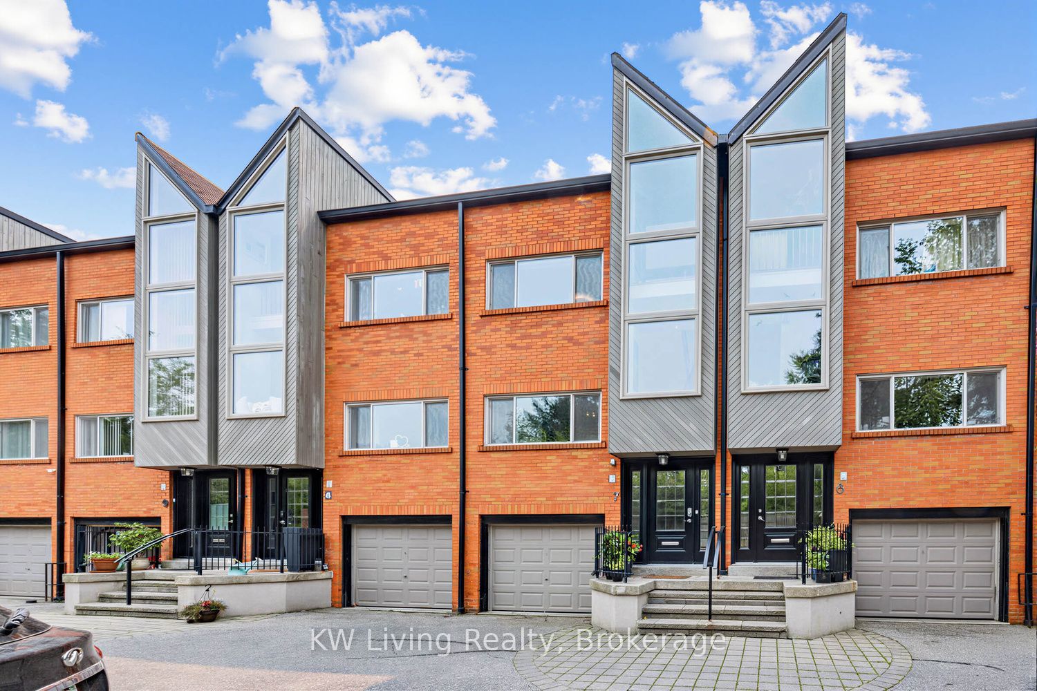 155 Woodbine Unit TH7