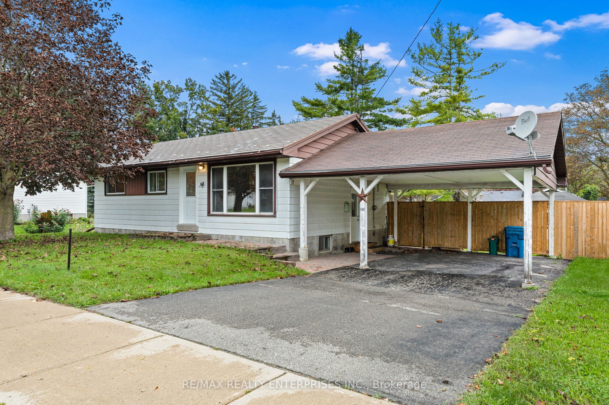 390 Mississaga