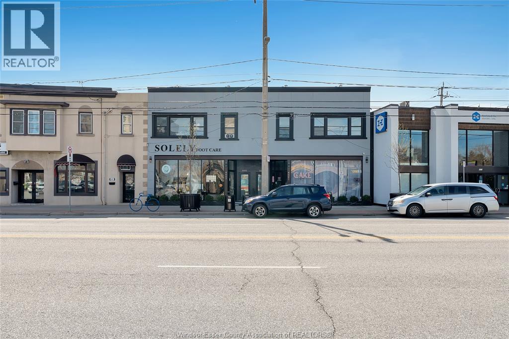 4667 WYANDOTTE