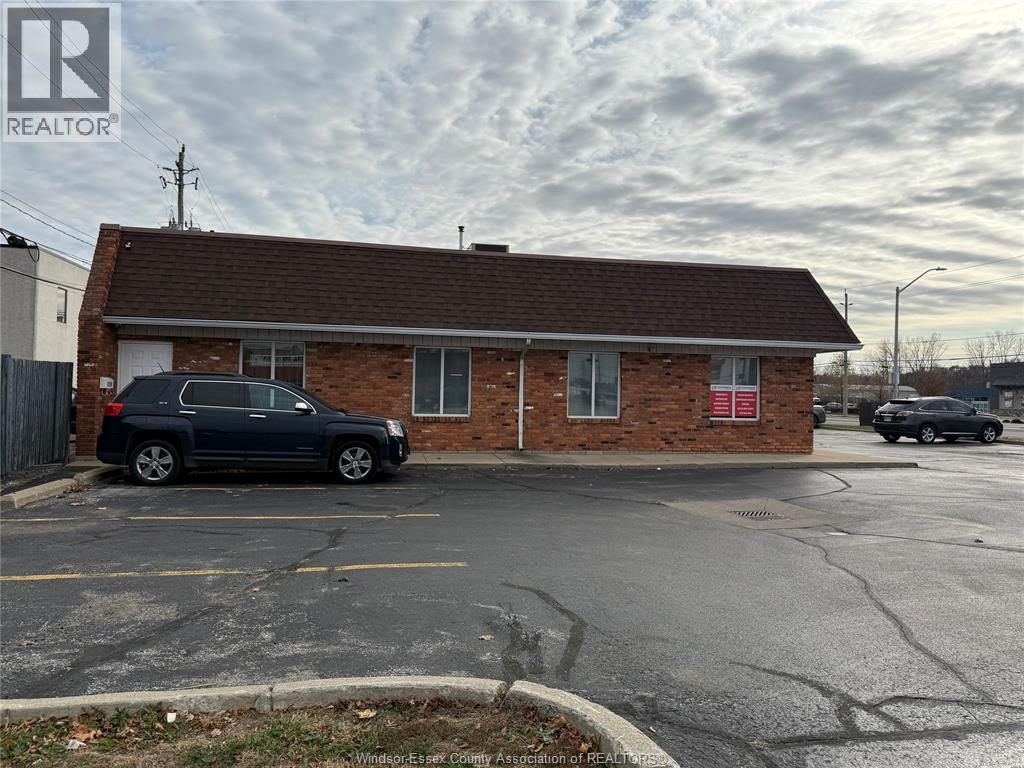 2534 Dougall Unit B