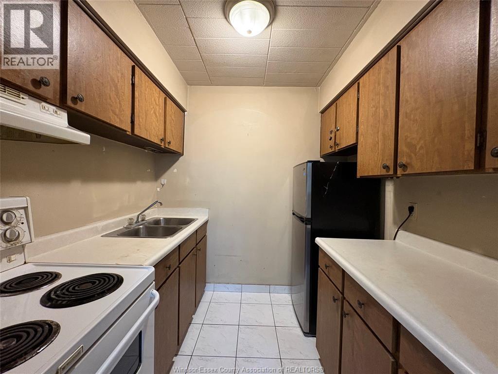 3044 SANDWICH Unit 203 photo 5