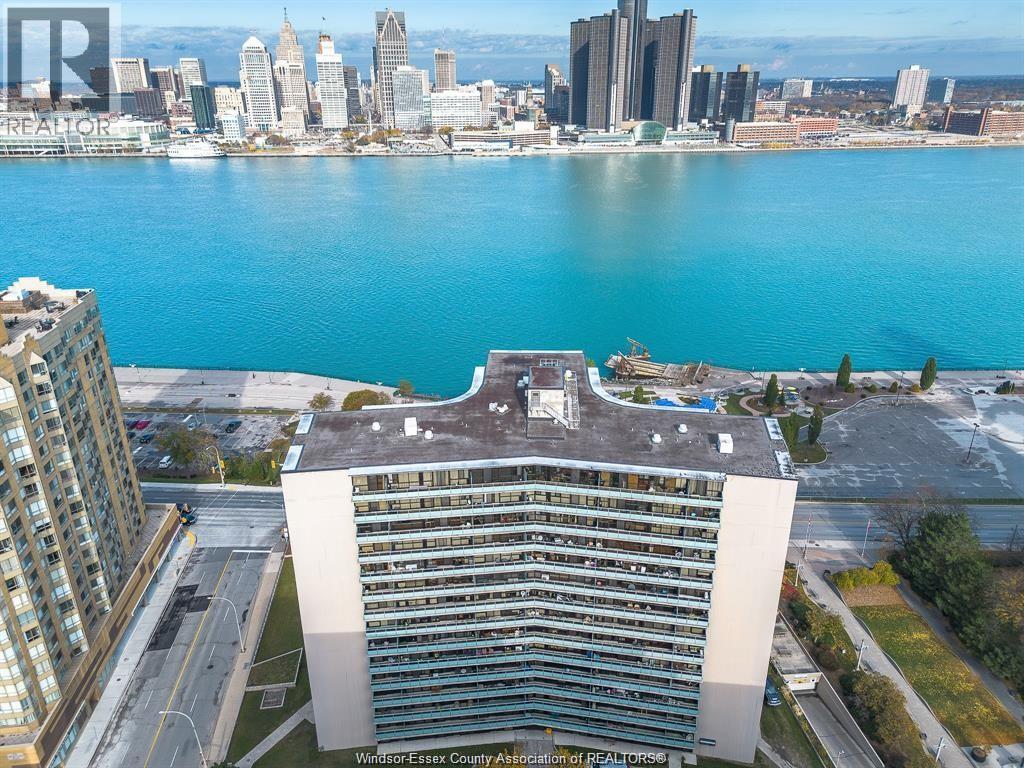 111 RIVERSIDE Unit 914