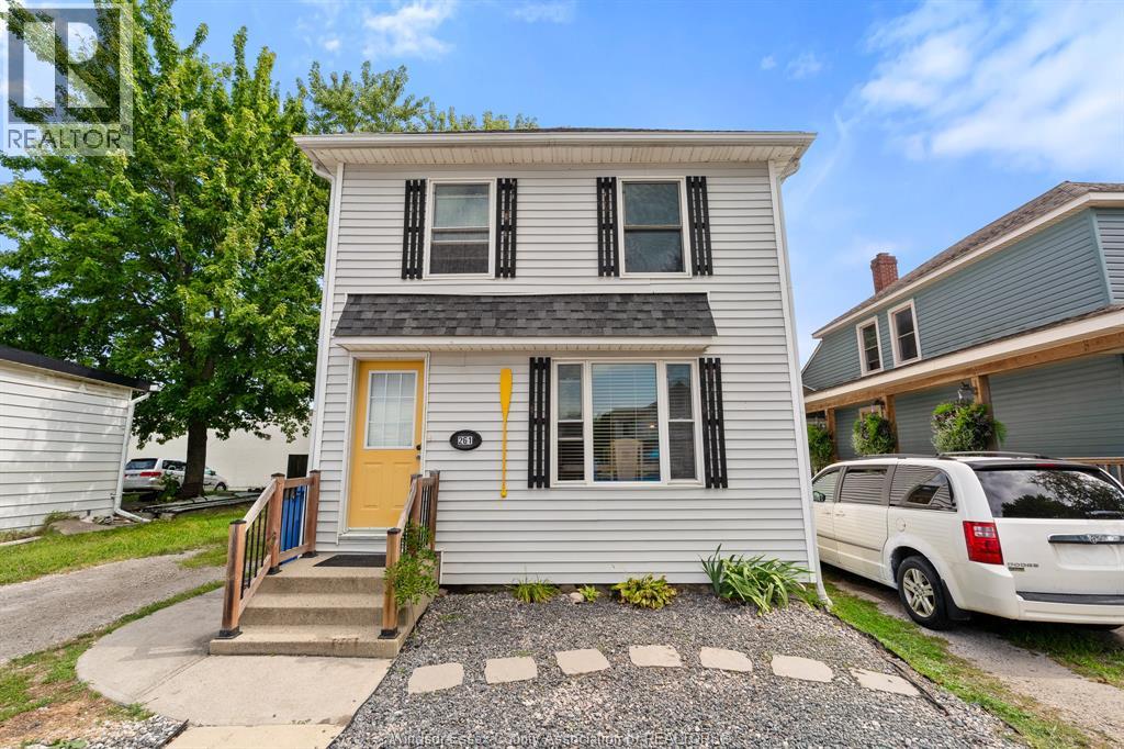 261 Bathurst