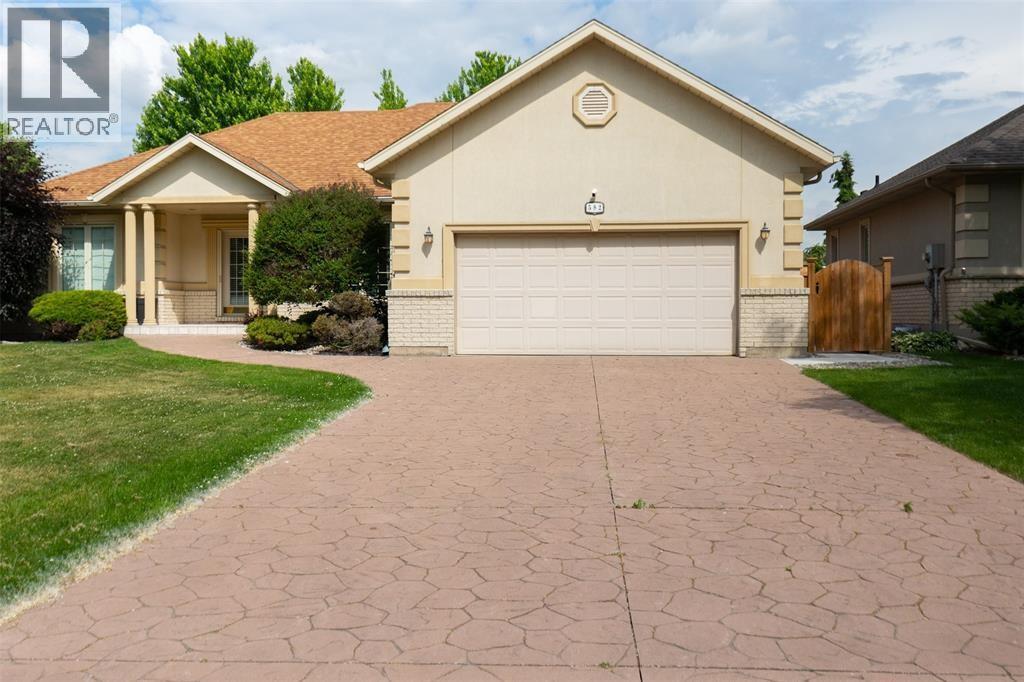 582 RIVERSIDE