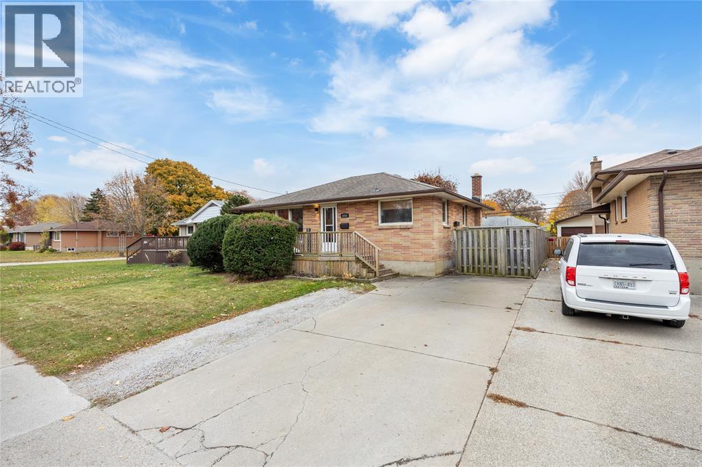 1035 WELLINGTON