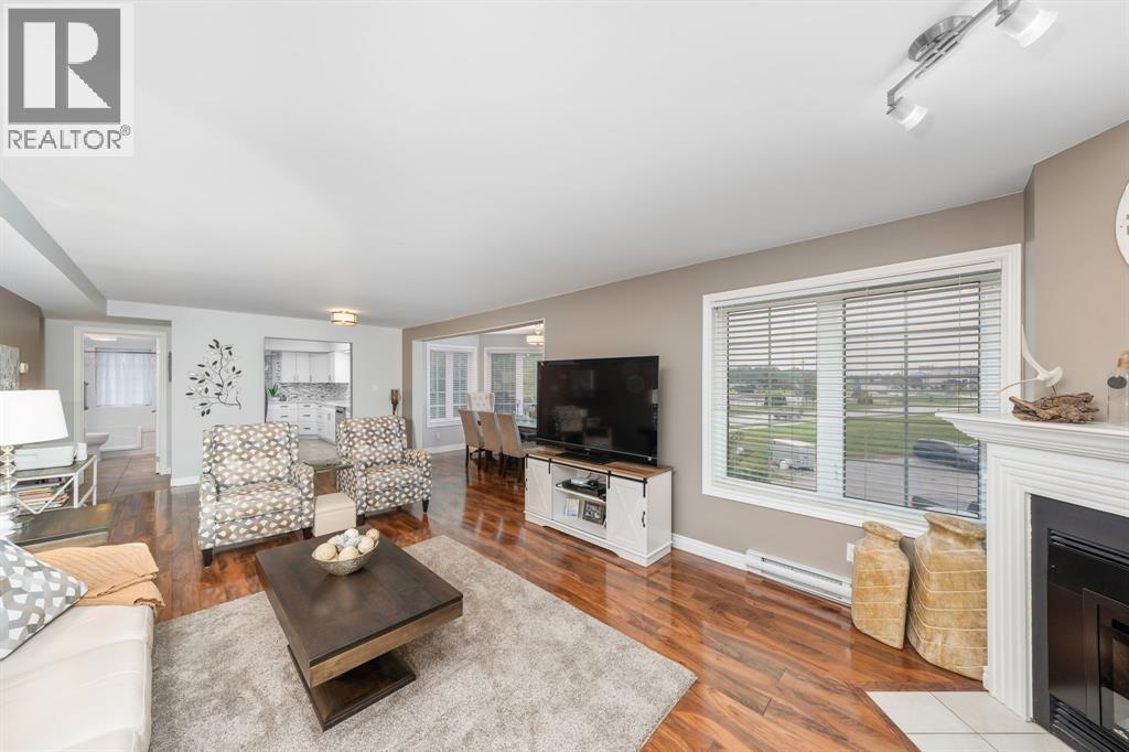 1520 Venetian Unit M201