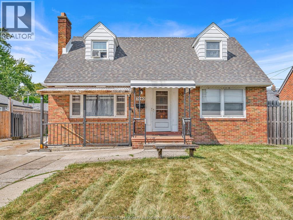 7640 WYANDOTTE