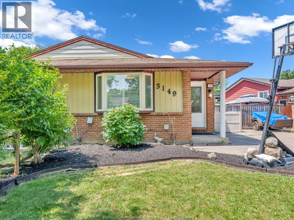 3149 ELMWOOD