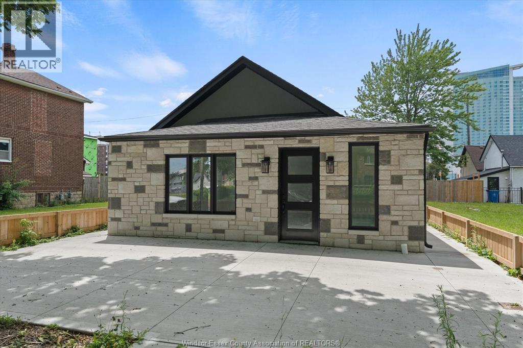 229 Aylmer
