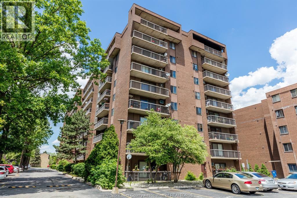 3936 WYANDOTTE Unit 407