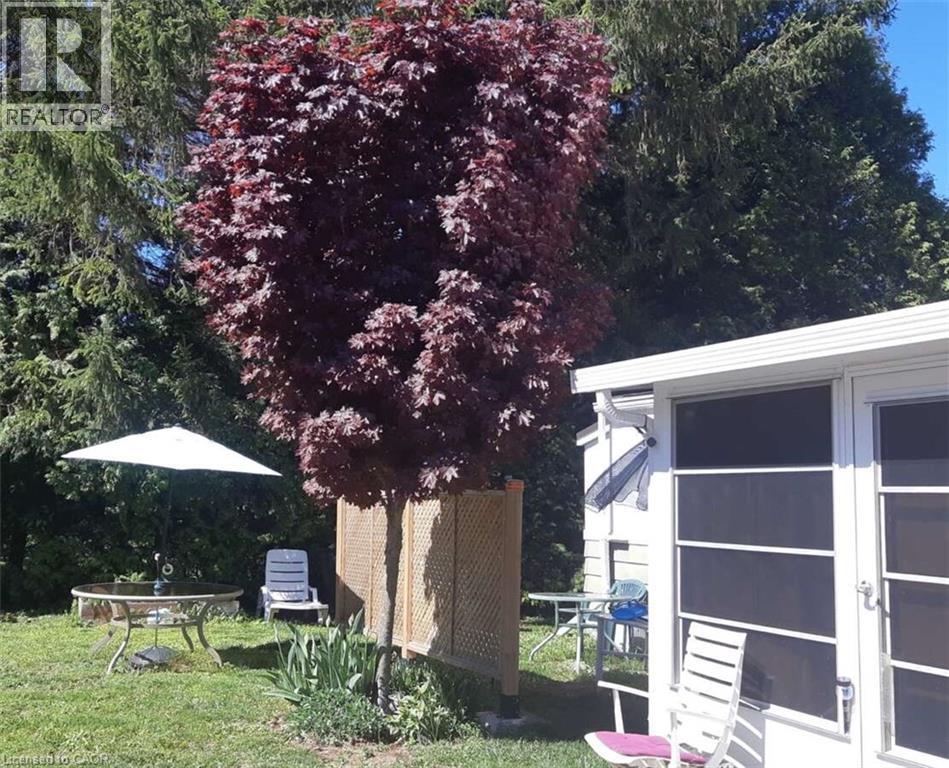 18 SUTTON photo 3