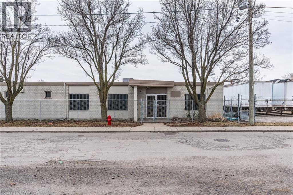 18 LINDEN Unit B