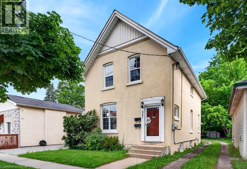 221 Grand River