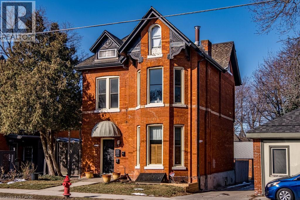 270 Queen