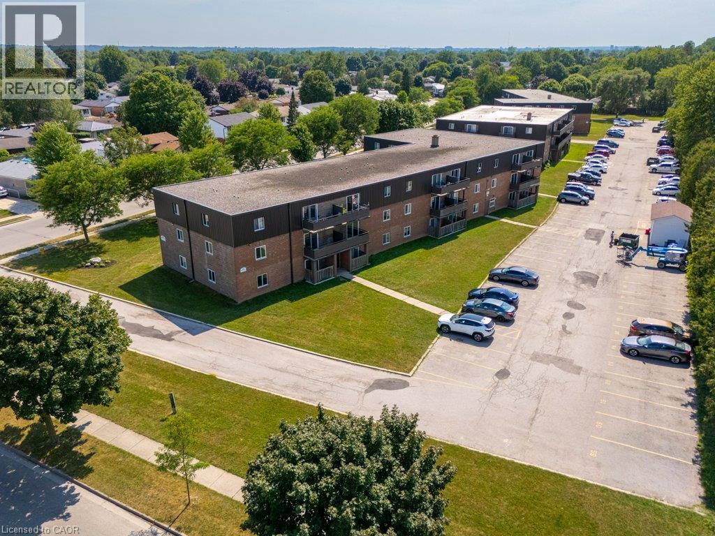 390 ADMIRAL Unit 205 photo 2