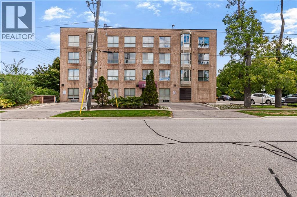 249 MAJOR MACKENZIE Unit 106