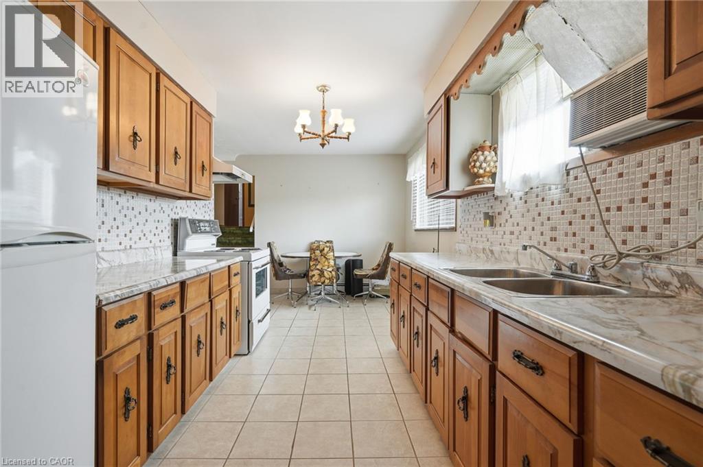 5742 STANLEY photo 5