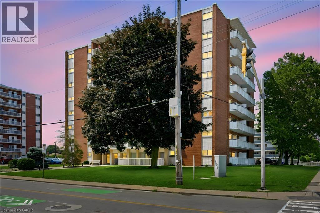 8 Woodman Unit 708