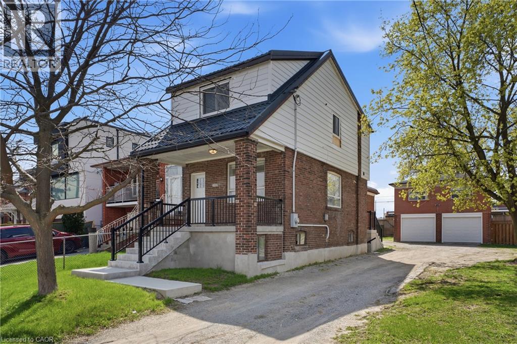 1049 GLENCAIRN